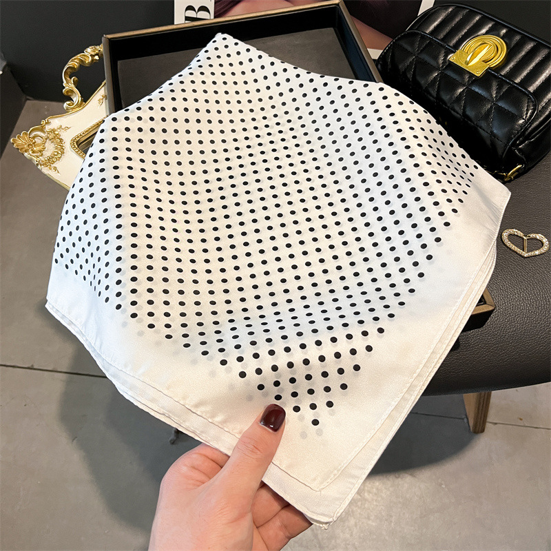 女性のための豪華なシルクのスカーフ,春と夏のための花の装飾が - Luxury Bags For Summer のレビューと価格